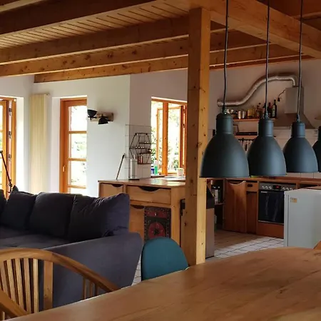 Grosses Haus Bei *