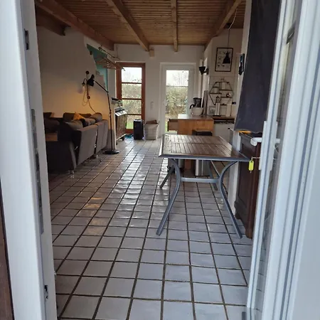 Grosses Haus Bei *