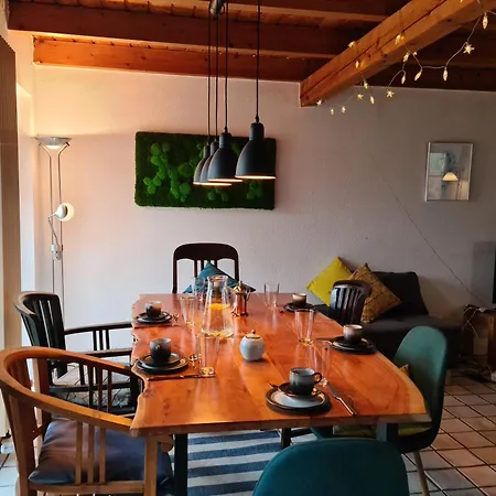 Grosses Haus Bei